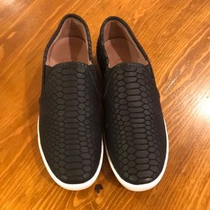 Joie slip on sneakers, new